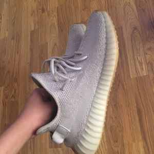Yeezy sesame size 9.5